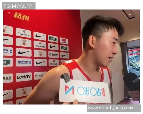 明早无课提前观看王俊杰熬夜为中国男篮加油对战韩国的精彩时刻