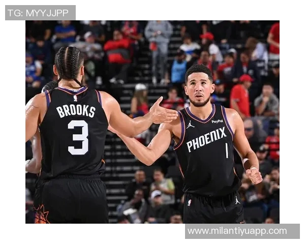 布克称赞狄龙拼搏精神伤愈期间曾关心他是否值得如此努力