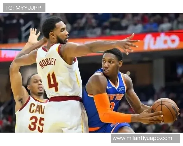 莫布里表现出色12投7中收获17分10篮板5助攻2盖帽助球队稳定胜利